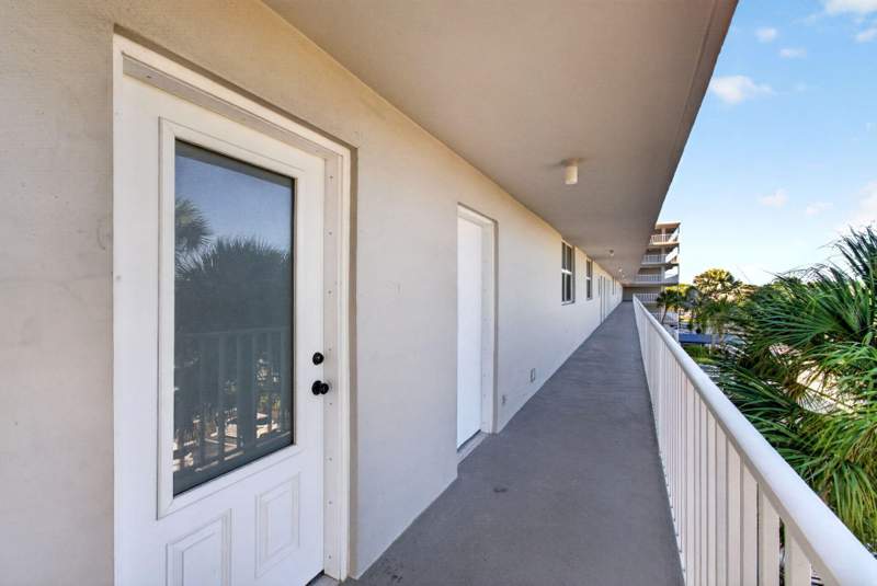 2 bedroom Condominium at 6161 NW 2nd Avenue #4140, Boca Teeca Condo 4, Boca Raton — photo 4