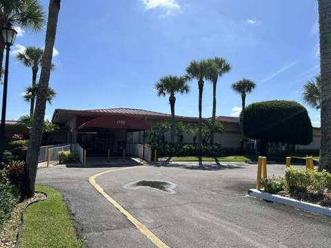 471 Lake Dora Drive, West Palm Beach FL - photo 20 of 40