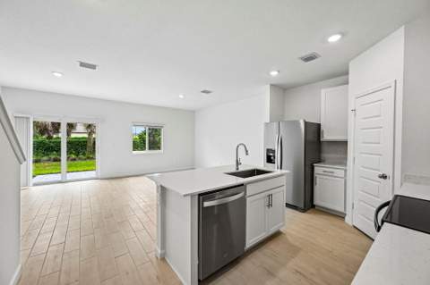 13005 SW Forli Way, Port St. Lucie FL - photo 12 of 38
