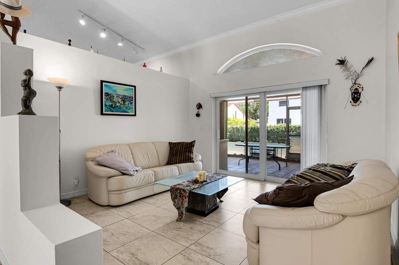 5 bedroom Single Family Residence at 10144 NW 23rd Court, Addison Court, Coral Springs — photo 4