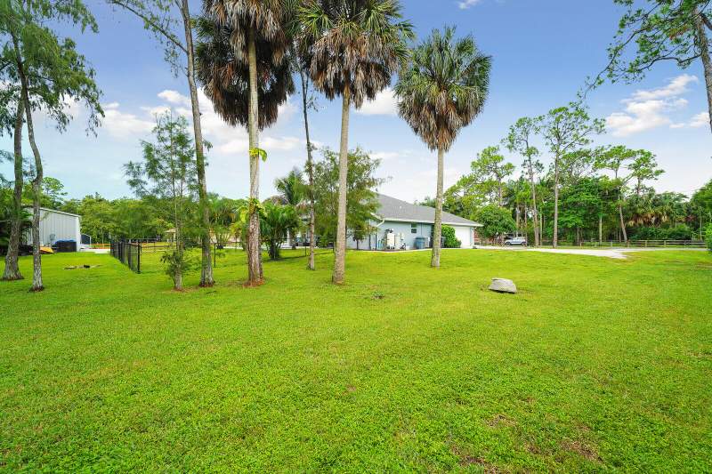 3 bedroom Single Family Residence at 16395 E Hialeah Drive, Unincorporated, The Acreage — photo 4