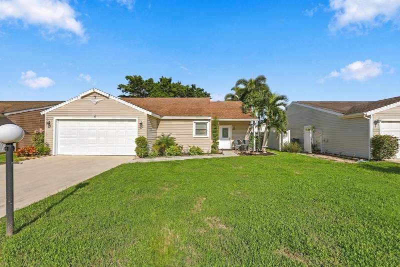 3 bedroom Single Family Residence at 5215 W Canal Circle, Countrywood, Lake Worth — photo 1