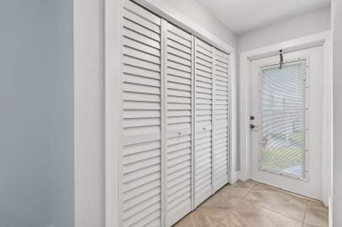 3060 Meridian Way #8, Palm Beach Gardens FL - photo 8 of 27