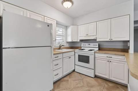 3060 Meridian Way #8, Palm Beach Gardens FL - photo 11 of 27