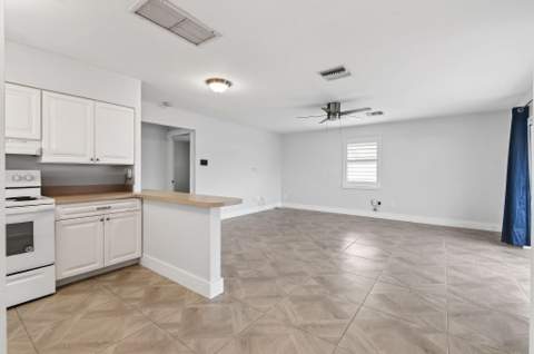 3060 Meridian Way #8, Palm Beach Gardens FL - photo 13 of 27