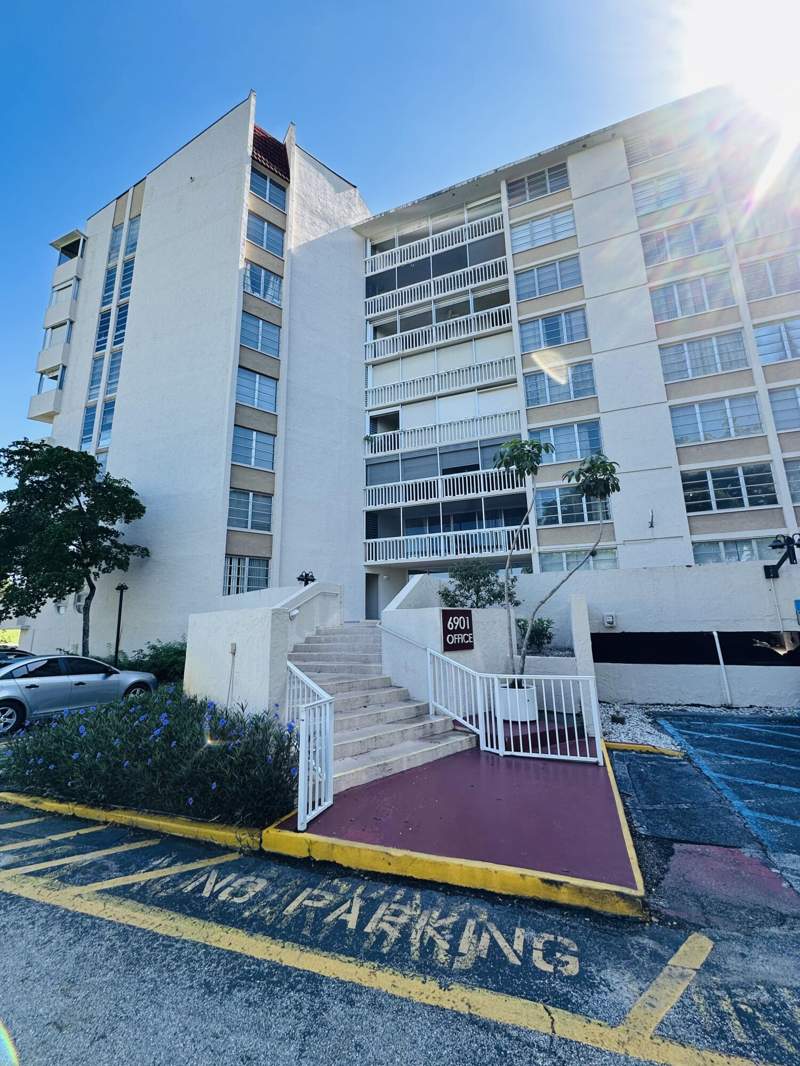2 bedroom Condominium at 6902 Environ Boulevard #1c, Environ I Condo 9, Lauderhill — photo 2