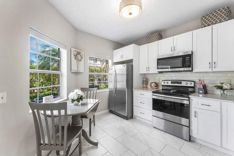 2 bedroom Condominium at 6735 Via Regina, Plum At Boca Pointe Condos One Thru 15 Filed In Or, Boca Raton — photo 4