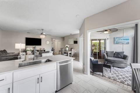 6735 Via Regina, Boca Raton FL - photo 11 of 66