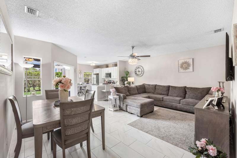 2 bedroom Condominium at 6735 Via Regina, Plum At Boca Pointe Condos One Thru 15 Filed In Or, Boca Raton — photo 3