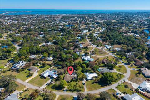 571 NE Town Terrace, Jensen Beach FL - photo 6 of 46