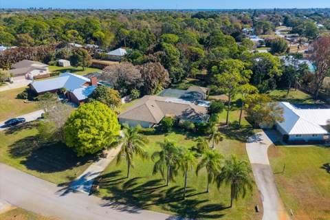 571 NE Town Terrace, Jensen Beach FL - photo 7 of 46