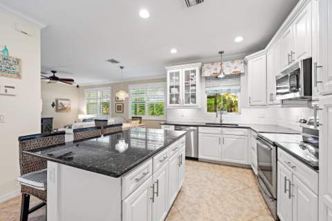 4673 Mediterranean Circle, Palm Beach Gardens FL - photo 8 of 28
