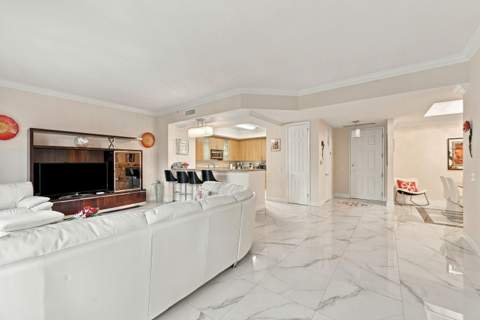 2601 NE 14th Avenue #306, Wilton Manors FL - photo 15 of 45