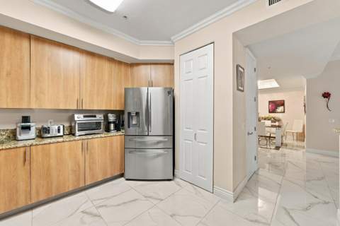 2601 NE 14th Avenue #306, Wilton Manors FL - photo 12 of 45