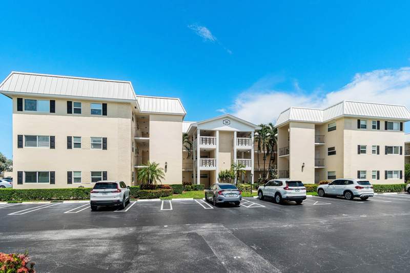 1 bedroom Condominium at 16 Colonial Club Drive #302, Colonial Club Condo Sec 2, Boynton Beach — photo 3