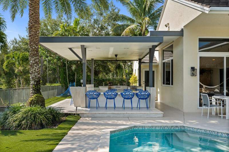 5 bedroom Single Family Residence at 3284 Huntington, Sector 7 South - Parcels 5 & 6, Weston — photo 3