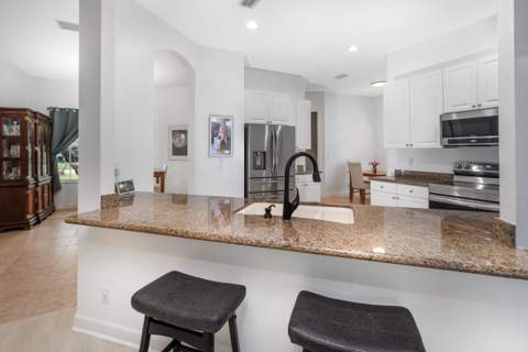 359 NW Sheffield Circle, Port St. Lucie FL - photo 12 of 61