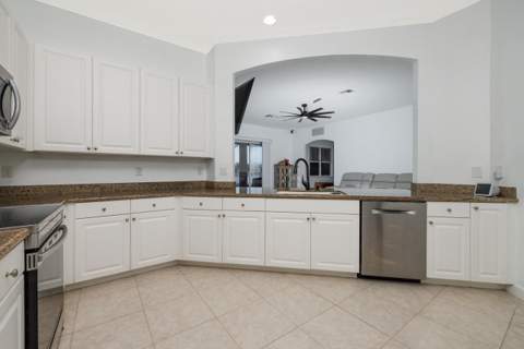 359 NW Sheffield Circle, Port St. Lucie FL - photo 15 of 61
