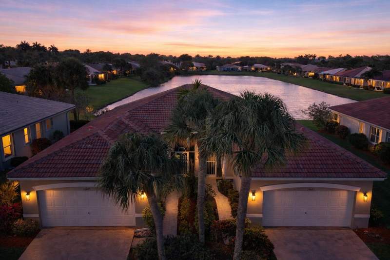 3 bedroom Villa at 10665 Royal Caribbean Circle, Majestic Isles 3, Boynton Beach — photo 2
