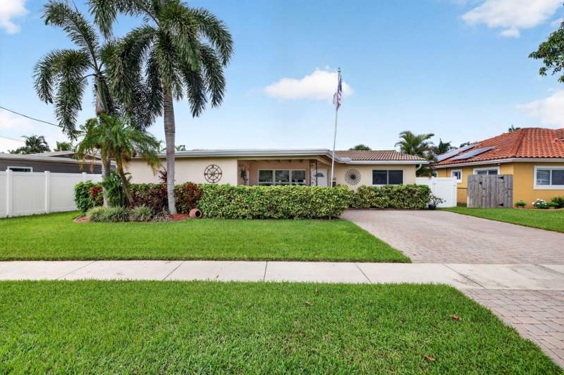 2 bedroom Single Family Residence at 943 Nautilus Isle, Shelter Islands, Dania Beach — photo 2