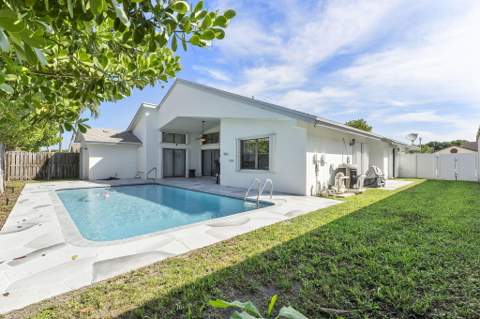 21035 Rustlewood Avenue, Boca Raton FL - photo 15 of 39
