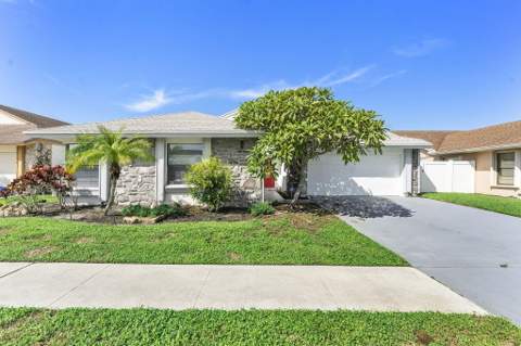 21035 Rustlewood Avenue, Boca Raton FL - photo 11 of 39