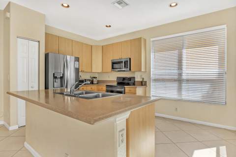 4493 Lake Tahoe Circle, West Palm Beach FL - photo 9 of 36
