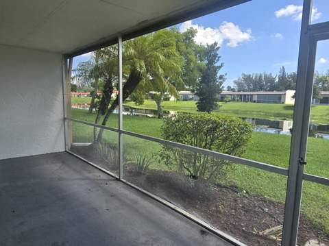 135 Lake Meryl Drive, West Palm Beach FL - photo 6 of 25