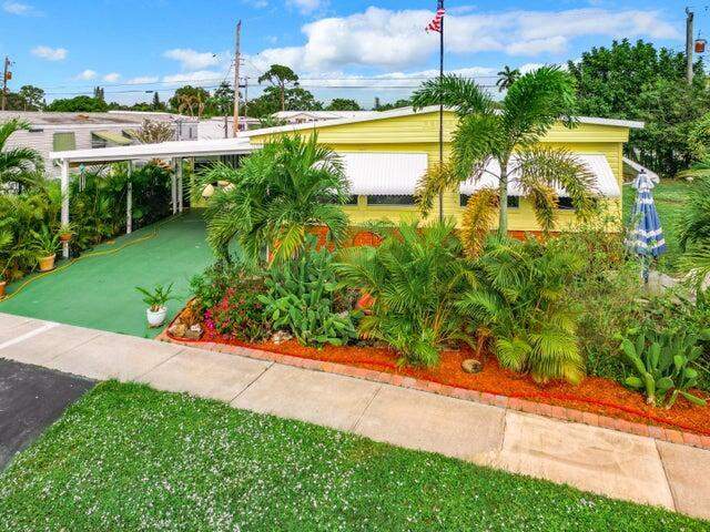4 bedroom Mobile Home at 4215 Meadow View Drive, Northern Pines Mobile Home Park 1, Boynton Beach — photo 2
