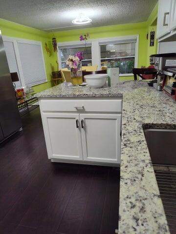4215 Meadow View Drive, Boynton Beach FL - photo 9 of 27