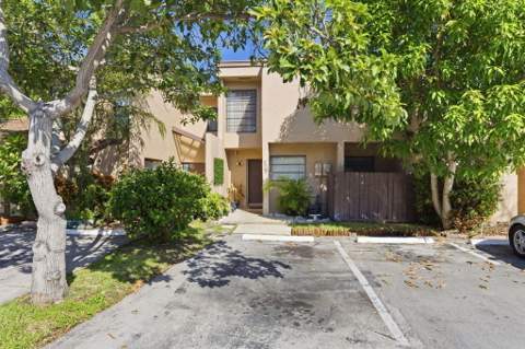 9523 NW 38th Place, Sunrise FL - photo 14 of 35
