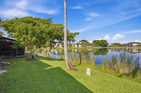 9523 NW 38th Place, Sunrise FL - photo 18 of 35