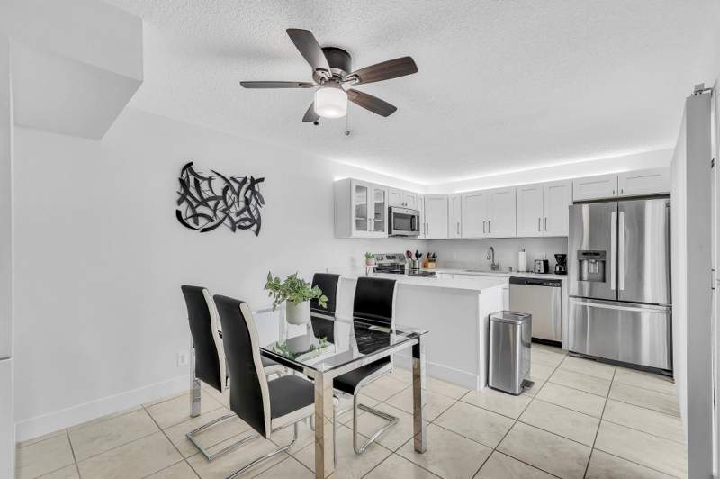 2 bedroom Townhouse at 2228 White Pine Circle #A, Pines 2, Greenacres — photo 3