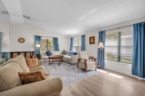4775 Brook Drive, West Palm Beach FL - photo 6 of 37