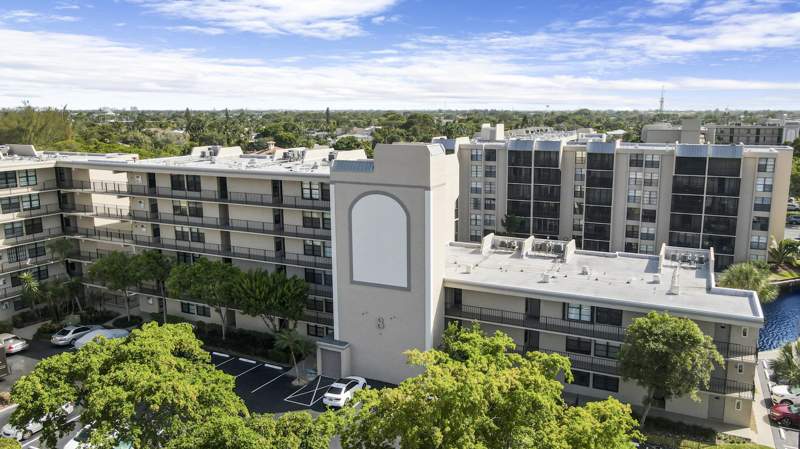 2 bedroom Condominium at 8 Royal Palm Way #2010, Boca Bayou Condo, Boca Raton — photo 2