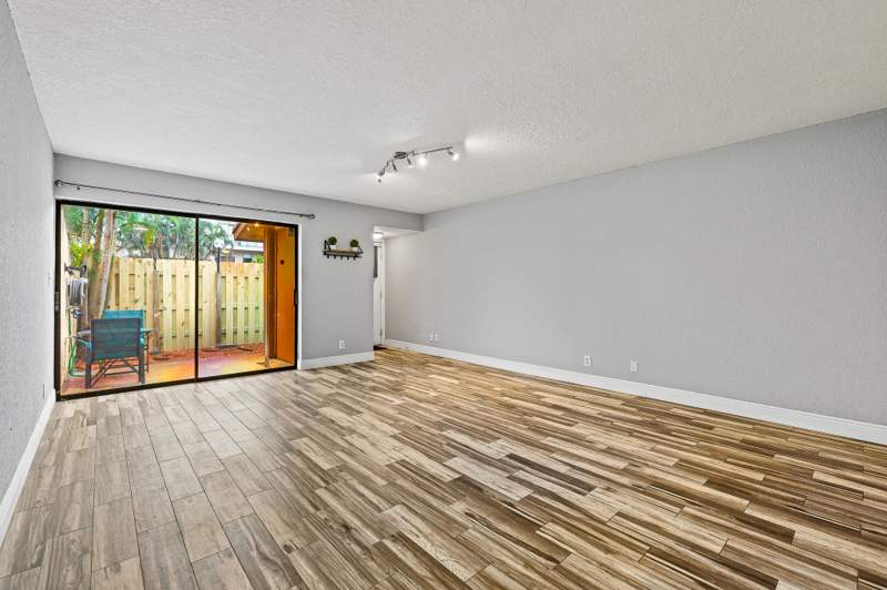 1 bedroom Villa at 7739 Balboa Street #7739, Del Rio Village Townhouses Ph 2, Sunrise — photo 4