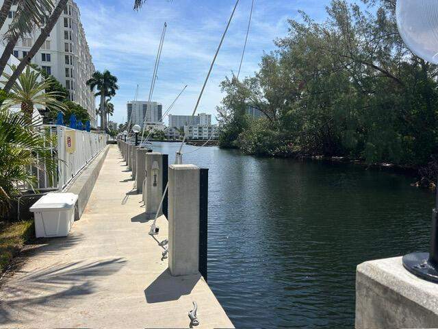2 bedroom Condominium at 2860 NW 14th Street #405, Washington Park Fourth Add, Fort Lauderdale — photo 2
