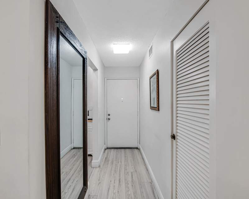 2 bedroom Condominium at 2855 Garden Drive #102, Lake Clarke Gardens Condo 24, Palm Springs — photo 5