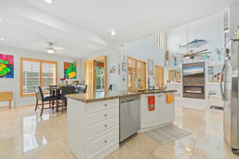 7202 Catalina Isle Drive, Lake Worth FL - photo 19 of 49