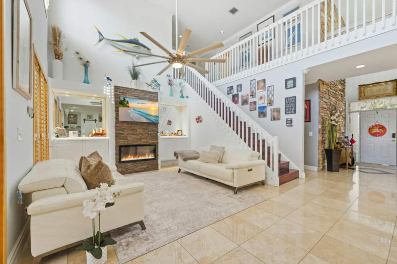 5 bedroom Single Family Residence at 7202 Catalina Isle Drive, Lake Charleston Par K, Lake Worth — photo 5