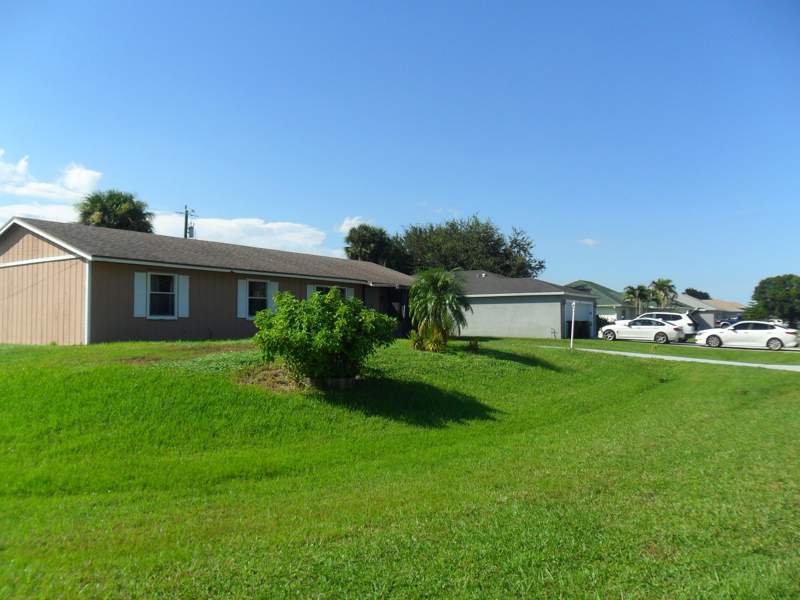 3 bedroom Single Family Residence at 2574 SW Deckard Street, Port St Lucie Section 23, Port St. Lucie — photo 1