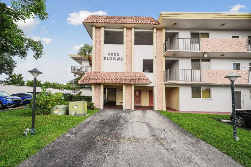 1 bedroom Condominium at 6005 Del Lago Circle #311, Water Bridge 6 Condo, Sunrise — photo 2
