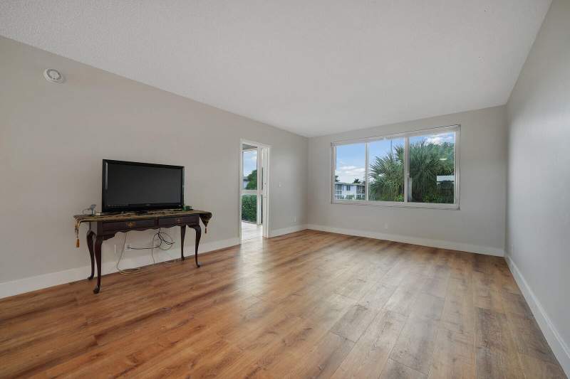 1 bedroom Condominium at 6005 Del Lago Circle #311, Water Bridge 6 Condo, Sunrise — photo 4