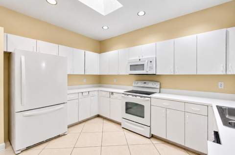 12598 Crystal Pointe Drive #B, Boynton Beach FL - photo 6 of 48