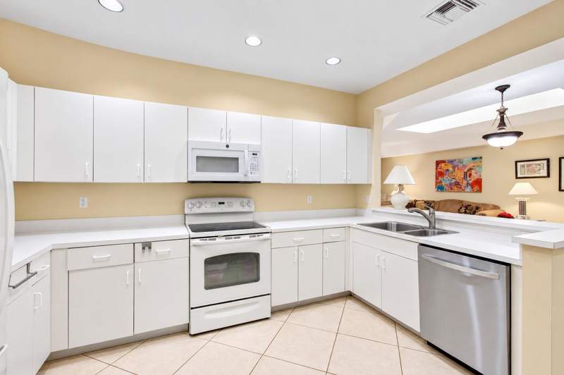 2 bedroom Villa at 12598 Crystal Pointe Drive #B, Coral Lakes, Boynton Beach — photo 5