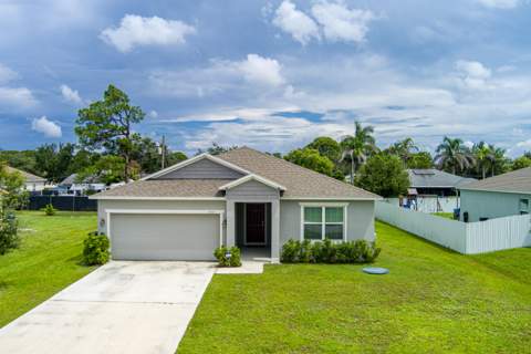 1811 SE Sandia Drive, Port St. Lucie FL - photo 6 of 50