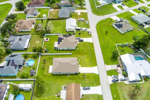 1811 SE Sandia Drive, Port St. Lucie FL - photo 13 of 50