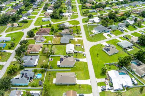 1811 SE Sandia Drive, Port St. Lucie FL - photo 14 of 50