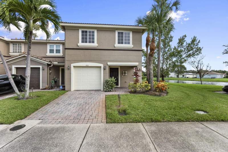 3 bedroom Townhouse at 2631 SW Marshfield Court, Third Replat Of Portofino Isles, Port St. Lucie — photo 2