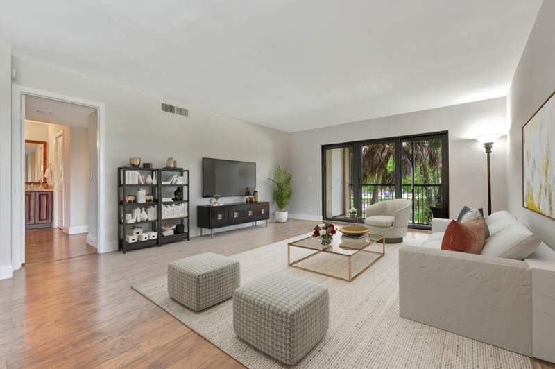 2 bedroom Condominium at 334 Lakeview Drive #204, Racquet Club Apts At Bonaventure, Weston — photo 4